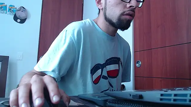 Snapshot of fvckolombianguyy chatting on February 2025 03:36:02 PM fvckolombianguyy online show from February 2025 03:36:02 PM