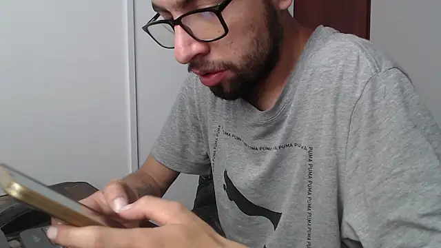 Snapshot of fvckolombianguyy chatting on February 2025 04:46:01 PM fvckolombianguyy online show from February 2025 04:46:01 PM