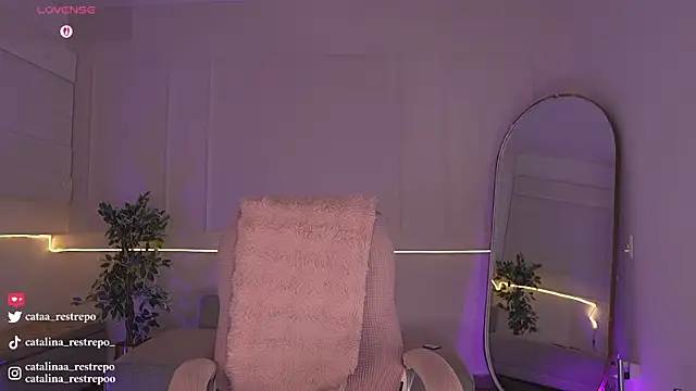 CATALINA RESTREPO online show from December 2025 01:12:01 AM