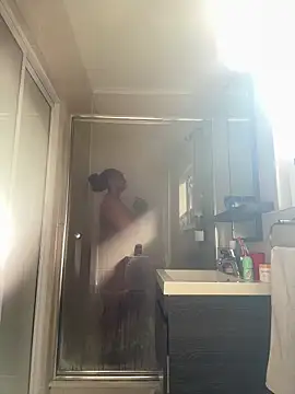 Bootyliciouse21X online show from December 2025 02:20:01 PM