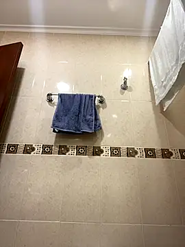 Fancyxlove online show from November 2025 12:42:02 PM