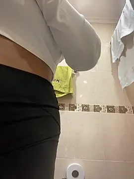 Fancyxlove online show from October 2025 12:38:02 PM