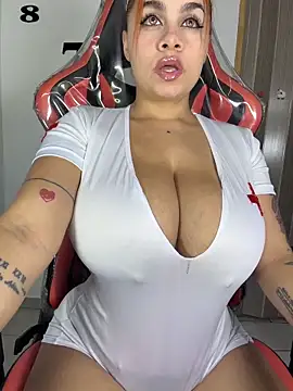 Snapshot of miapichxs chatting on March 2026 04:27:02 AM miapichxs online show from March 2026 04:27:02 AM