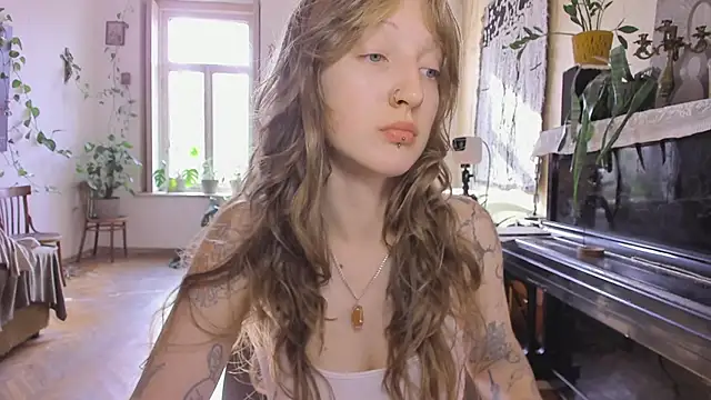 Miranda2 0 online show from November 2025 08:14:01 AM