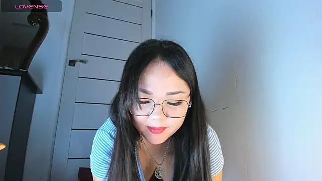 azure moon2 online show from April 2026 01:37:01 PM