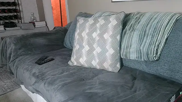 tscharlotte online show from October 2025 02:01:01 AM