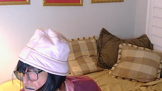 HelloKittyLapDog online show from May 2026 03:43:02 AM