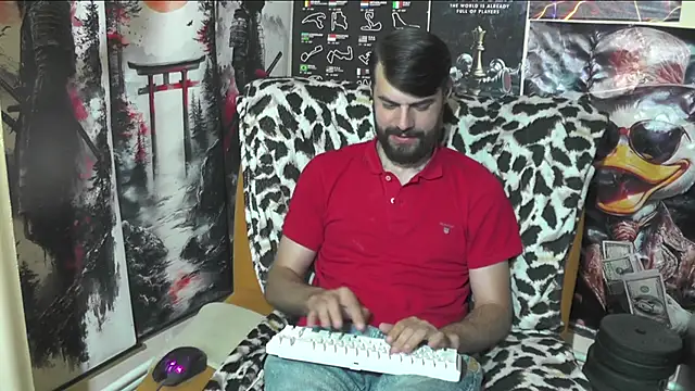 Snapshot of 00george chatting on May 2026 04:49:02 PM 00george online show from May 2026 04:49:02 PM
