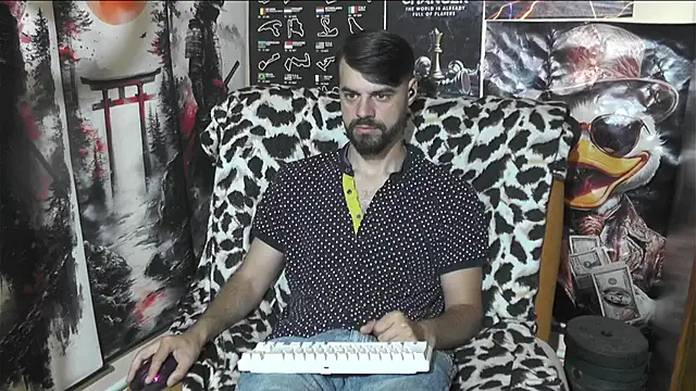 Snapshot of 00george chatting on June 2026 08:41:02 AM 00george online show from June 2026 08:41:02 AM