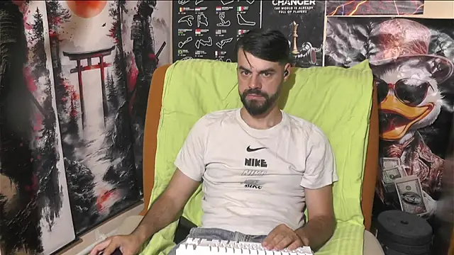 Snapshot of 00george chatting on June 2026 06:52:02 AM 00george online show from June 2026 06:52:02 AM