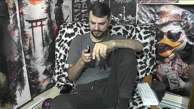 Snapshot of 00george chatting on April 2026 04:53:02 PM 00george online show from April 2026 04:53:02 PM
