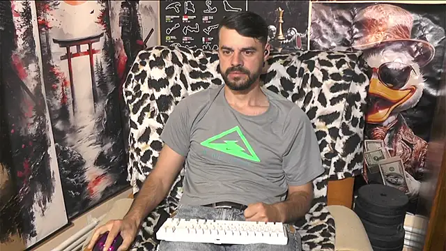 Snapshot of 00george chatting on April 2026 03:35:02 AM 00george online show from April 2026 03:35:02 AM