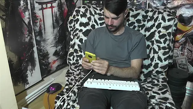 Snapshot of 00george chatting on April 2026 07:33:02 PM 00george online show from April 2026 07:33:02 PM
