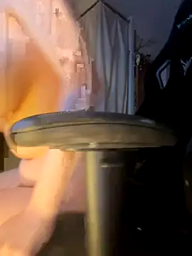 Snapshot of Remiliya chatting on October 2025 11:57:02 AM Remiliya online show from October 2025 11:57:02 AM