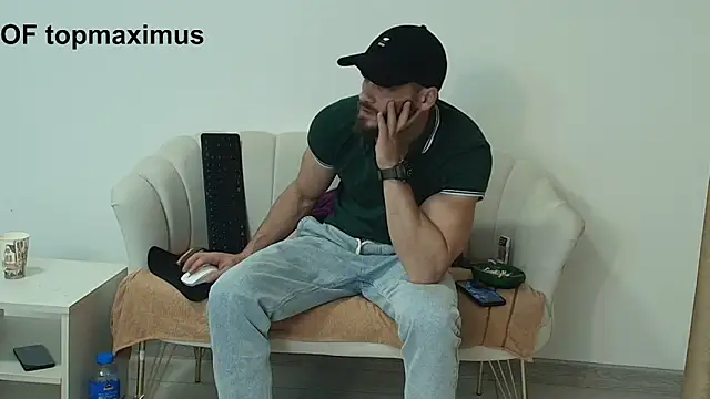 MauroTwin online show from November 2025 05:46:01 PM