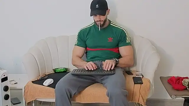 MauroTwin online show from November 2025 06:03:01 PM