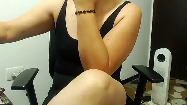 dalilasquirt1 online show from March 2026 12:29:01 PM