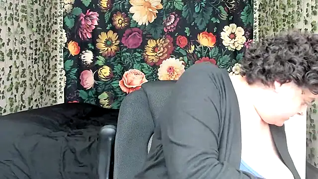 Exotic-Melons online show from October 2025 06:51:01 PM