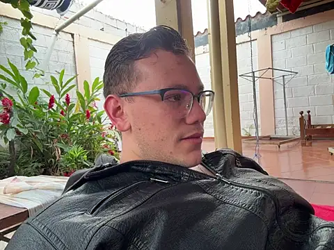 Snapshot of simon_and_david chatting on November 2025 09:41:01 PM simon and david online show from November 2025 09:41:01 PM