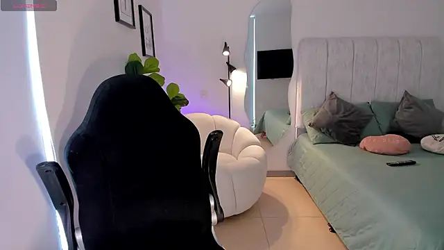 AmyWood online show from April 2026 07:59:02 PM