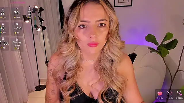 AmyWood online show from February 2026 02:06:02 PM