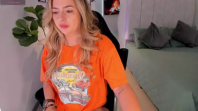 AmyWood online show from February 2026 06:41:01 PM