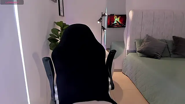 AmyWood online show from March 2026 01:29:02 PM