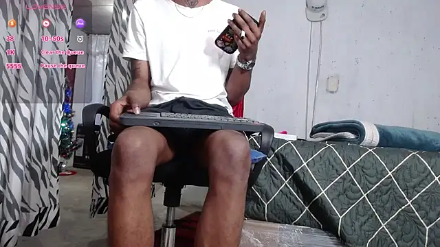 Snapshot of kilian_xx chatting on December 2025 11:05:01 AM kilian xx online show from December 2025 11:05:01 AM