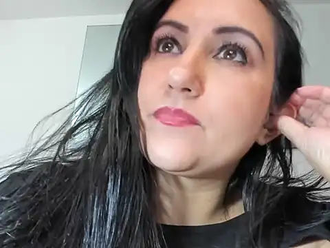 Snapshot of foxy-porn1 chatting on December 2025 08:21:01 PM foxy-porn1 online show from December 2025 08:21:01 PM