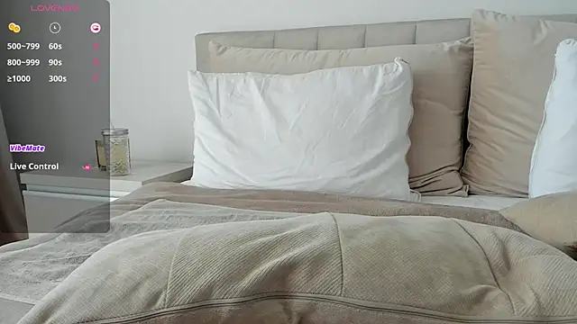 Snapshot of VickyStonee chatting on November 2025 10:38:02 AM VickyStonee online show from November 2025 10:38:02 AM