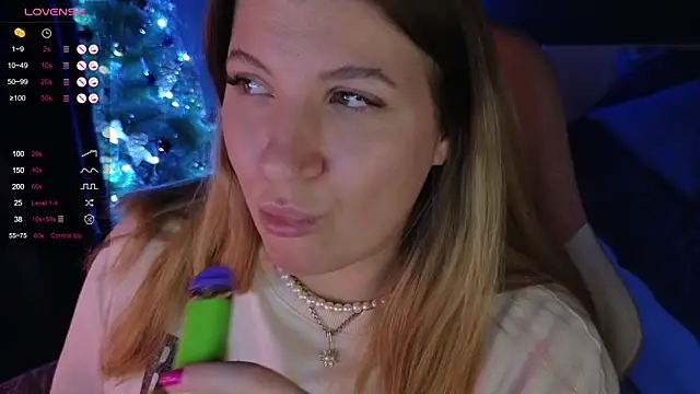Snapshot of Fairy__Sofia chatting on December 2024 10:47:01 PM Fairy Sofia online show from December 2024 10:47:01 PM