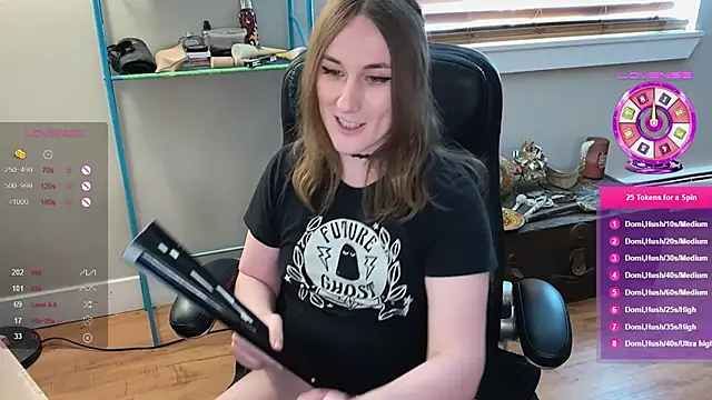 luluvaladon online show from February 2025 08:50:01 PM