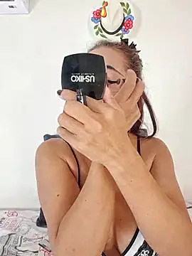 YOURSDEBORA online show from February 2026 06:48:01 PM