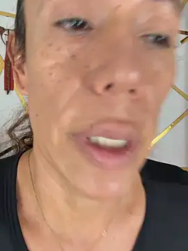 YOURSDEBORA online show from May 2026 07:01:01 PM
