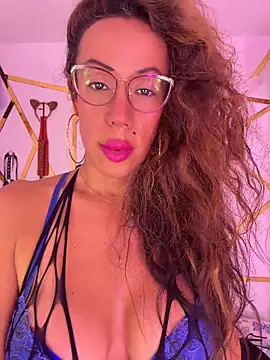 YOURSDEBORA online show from May 2026 06:29:01 PM