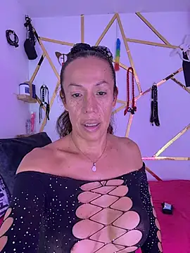 YOURSDEBORA online show from May 2026 06:33:01 PM