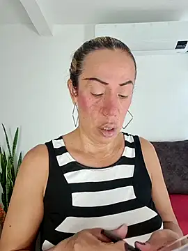 YOURSDEBORA online show from November 2025 07:47:01 PM