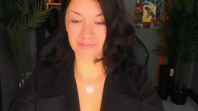 Snapshot of AnaMills chatting on March 2026 10:12:01 AM AnaMills online show from March 2026 10:12:01 AM