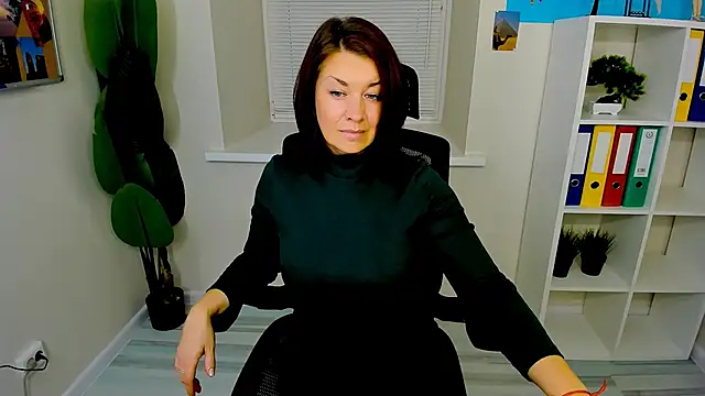 AnaMills online show from September 2025 03:07:01 PM
