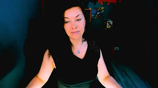 Snapshot of AnaMills chatting on March 2026 10:06:02 AM AnaMills online show from March 2026 10:06:02 AM