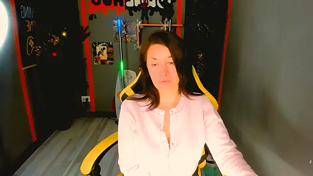 AnaMills online show from December 2025 10:10:01 AM