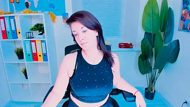 AnaMills online show from December 2025 10:30:02 AM