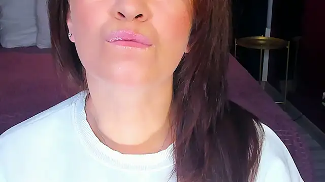 AnaMills online show from September 2025 03:07:02 PM