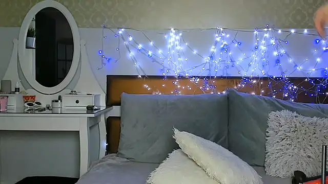 MiaBeeXX online show from March 2026 05:47:02 PM