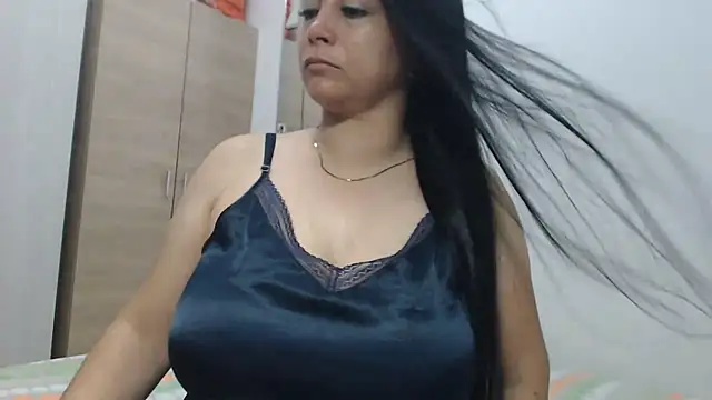 camilahot23 online show from September 2025 01:19:01 AM