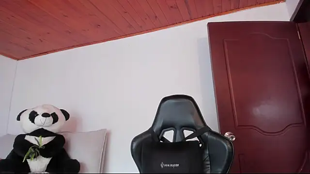 Arenne rouse online show from February 2026 07:35:02 PM