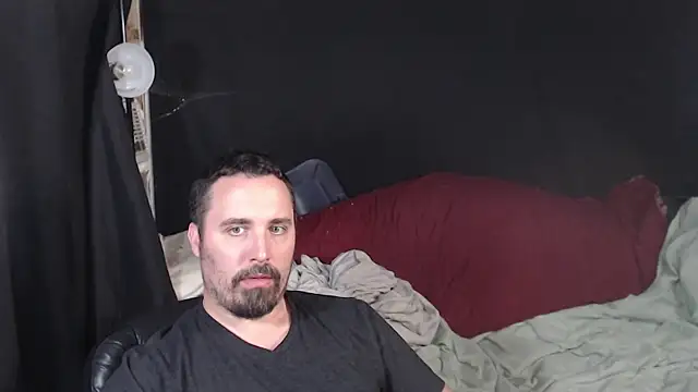 Snapshot of Metalstud chatting on October 2025 10:21:02 PM Metalstud online show from October 2025 10:21:02 PM