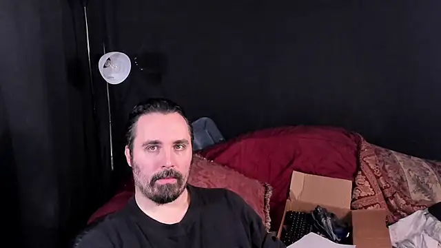 Metalstud online show from December 2025 04:46:02 AM