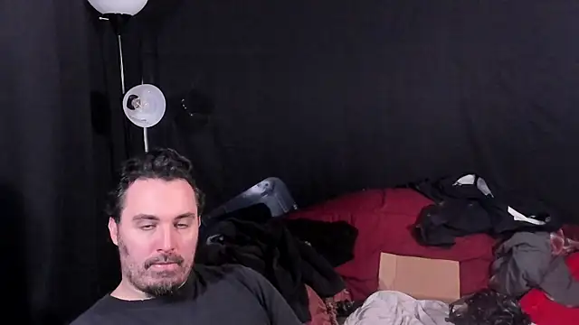 Metalstud online show from December 2025 04:18:02 AM