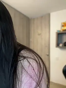 vaneelee online show from April 2026 08:31:01 PM